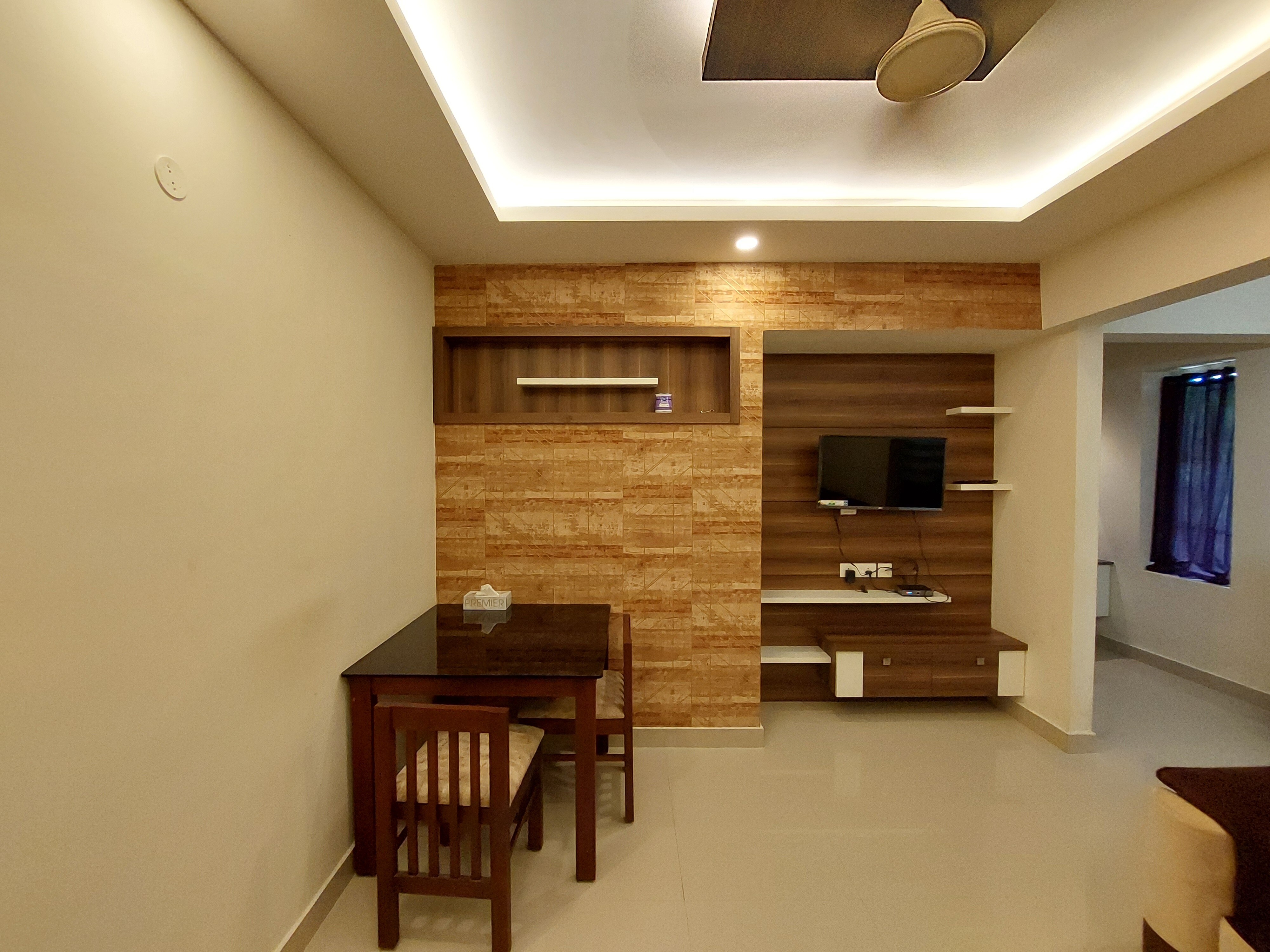 PLATINUM AIRPORT TOWN HOUSE - Tap to explore photos