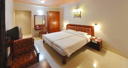 Hotel Gnanam Room Type - Deluxe Room