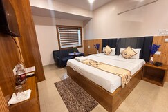 Stay Villa Royal