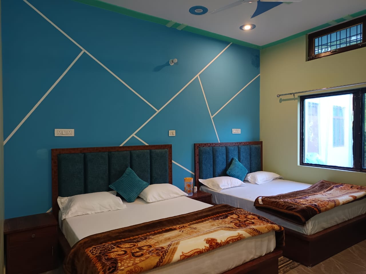 Shiva Home stay - Tap to explore photos