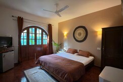 Cashew Feni Private Room with Beach Access