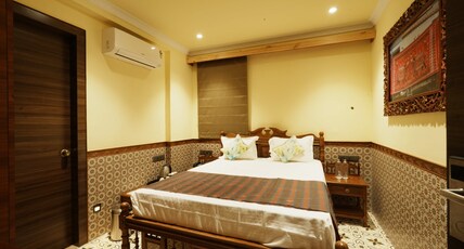 Hotel Surya Palace Room Type - DELUXE ROOM