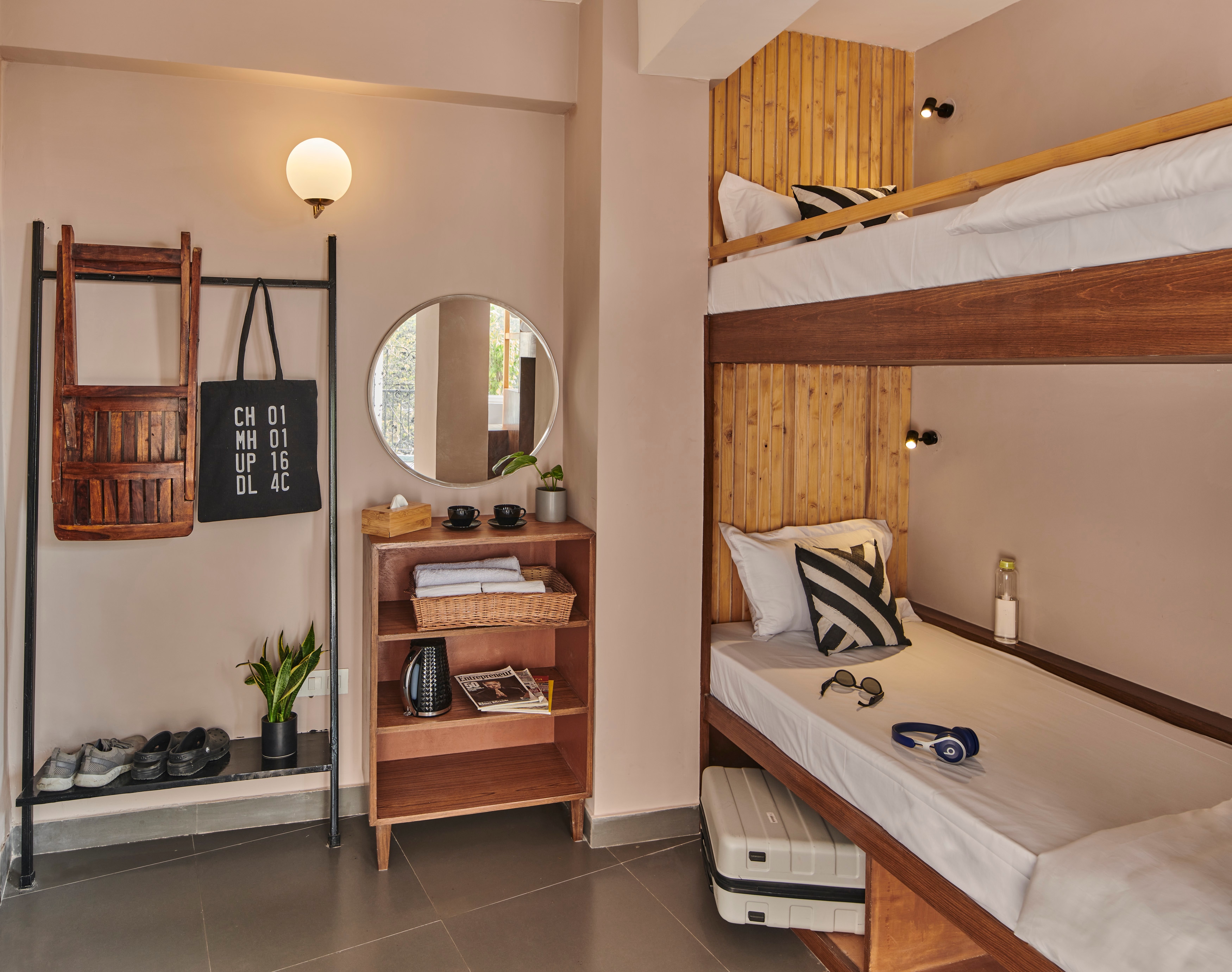 Minimalist Poshtel & Suites @HauzKhas - Tap to explore photos