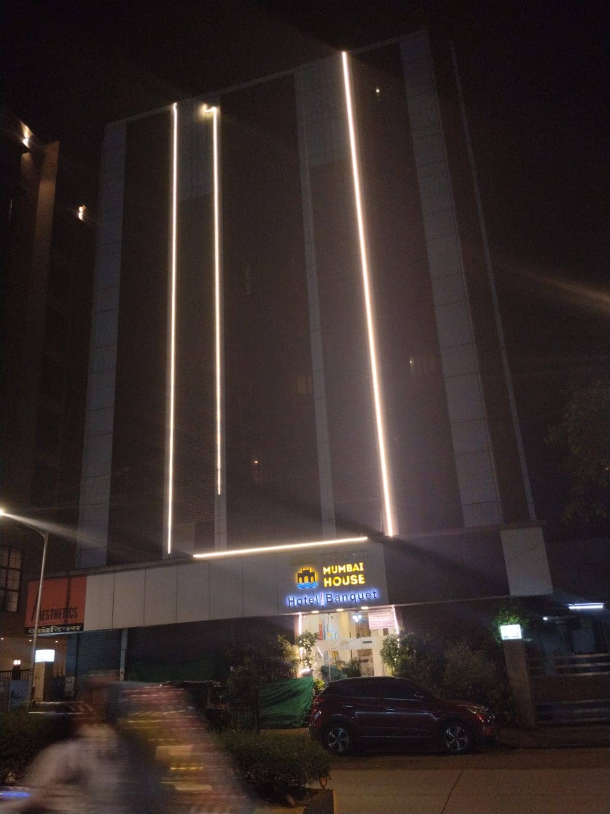 Hotel Mumbai House Juhu, Santacruz West - Tap to explore photos