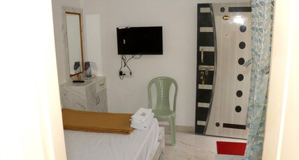 Swagath Residency Room Type - AC delux rooms