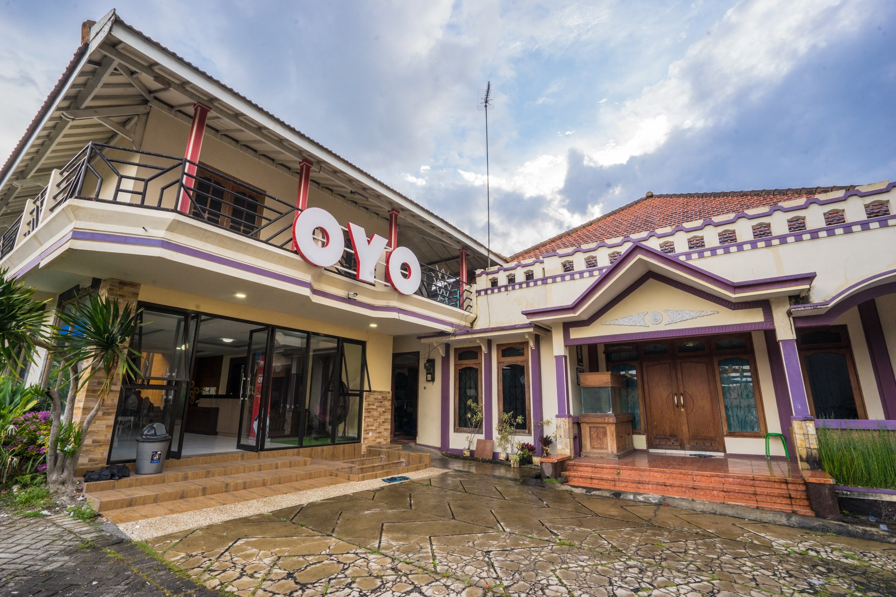 Hotel O Central Batu Near Jatim Park 3 Formerly Bunga Matahari Hotel - Tap to explore photos