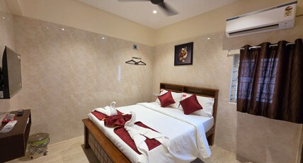 Kanchi Crown Residency Room Type - Deluxe AC Room