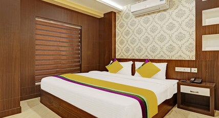 Itsy Hotels Sapphire Residency Room Type - Deluxe Room