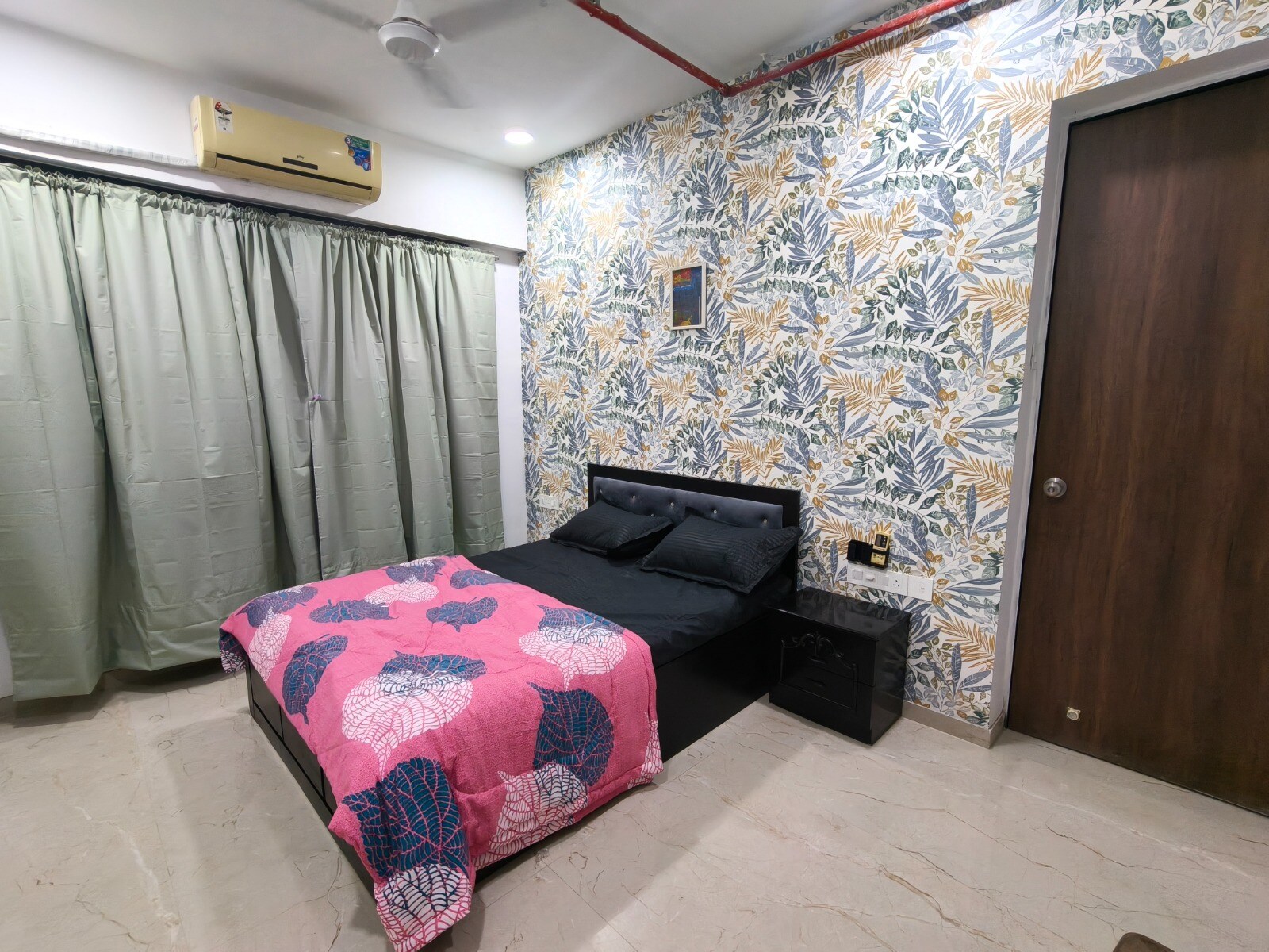 IUC 301 (Private 1Bhk) 3 Min Nesco:Nirlon:BEC | AC - Tap to explore photos