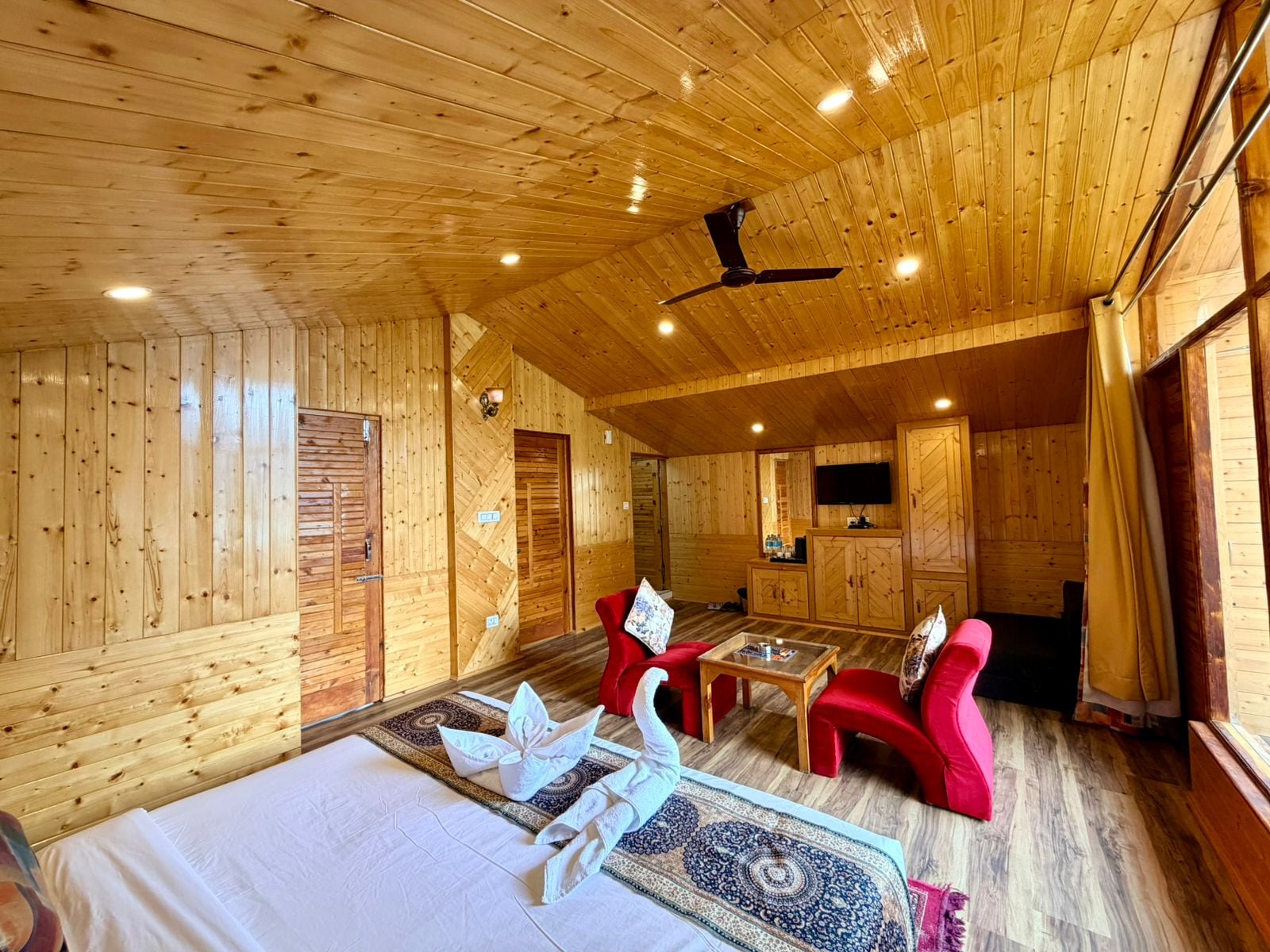 Hotel Mount Manali - Tap to explore photos