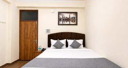 Guru Kirpa Stays & Dine Room Type - Deluxe Room
