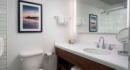 Hilton Myrtle Beach Resort Room Type - OCEANVIEW KING SUITE