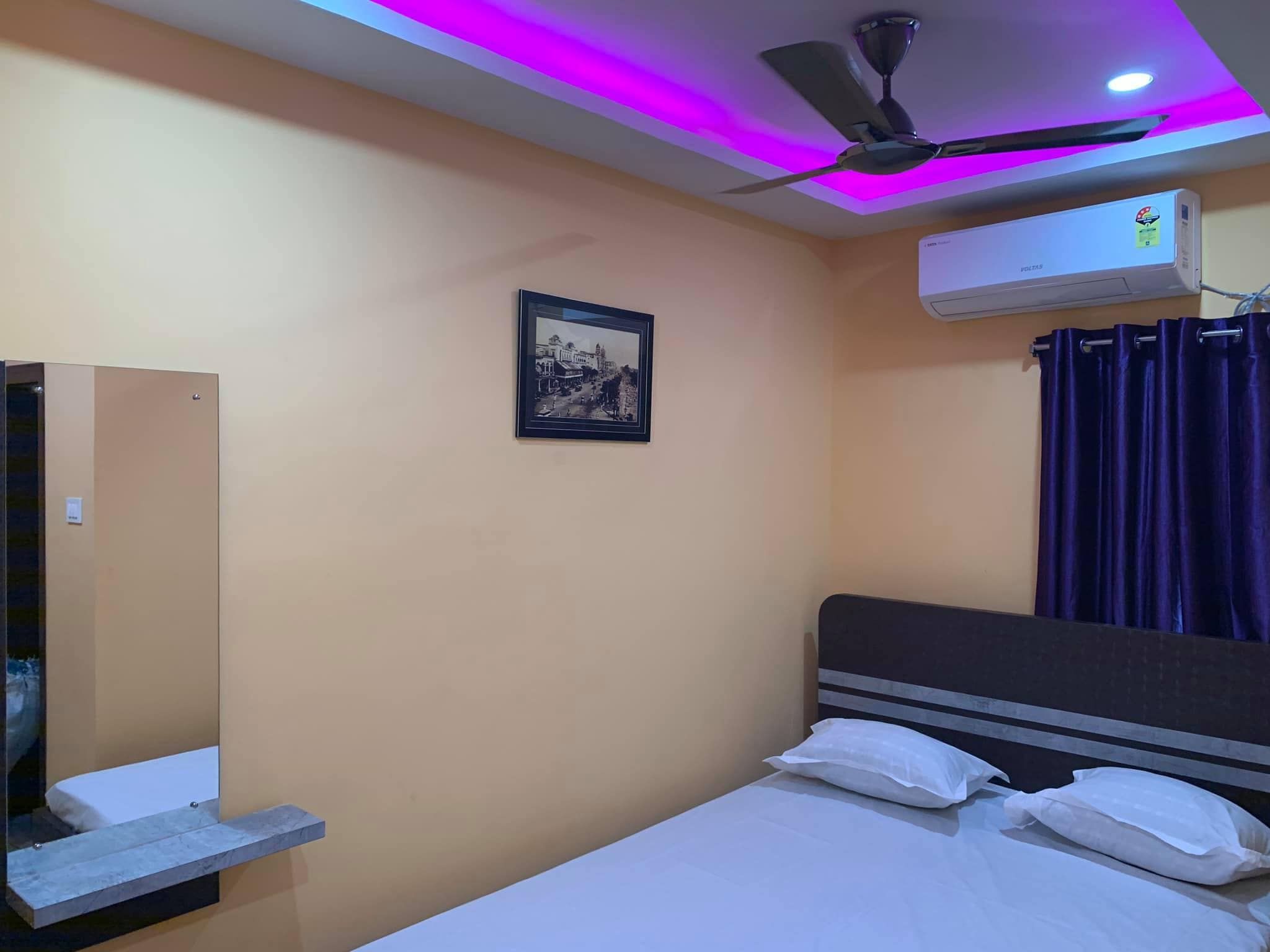 New Ananda Niketan Lodge - Tap to explore photos