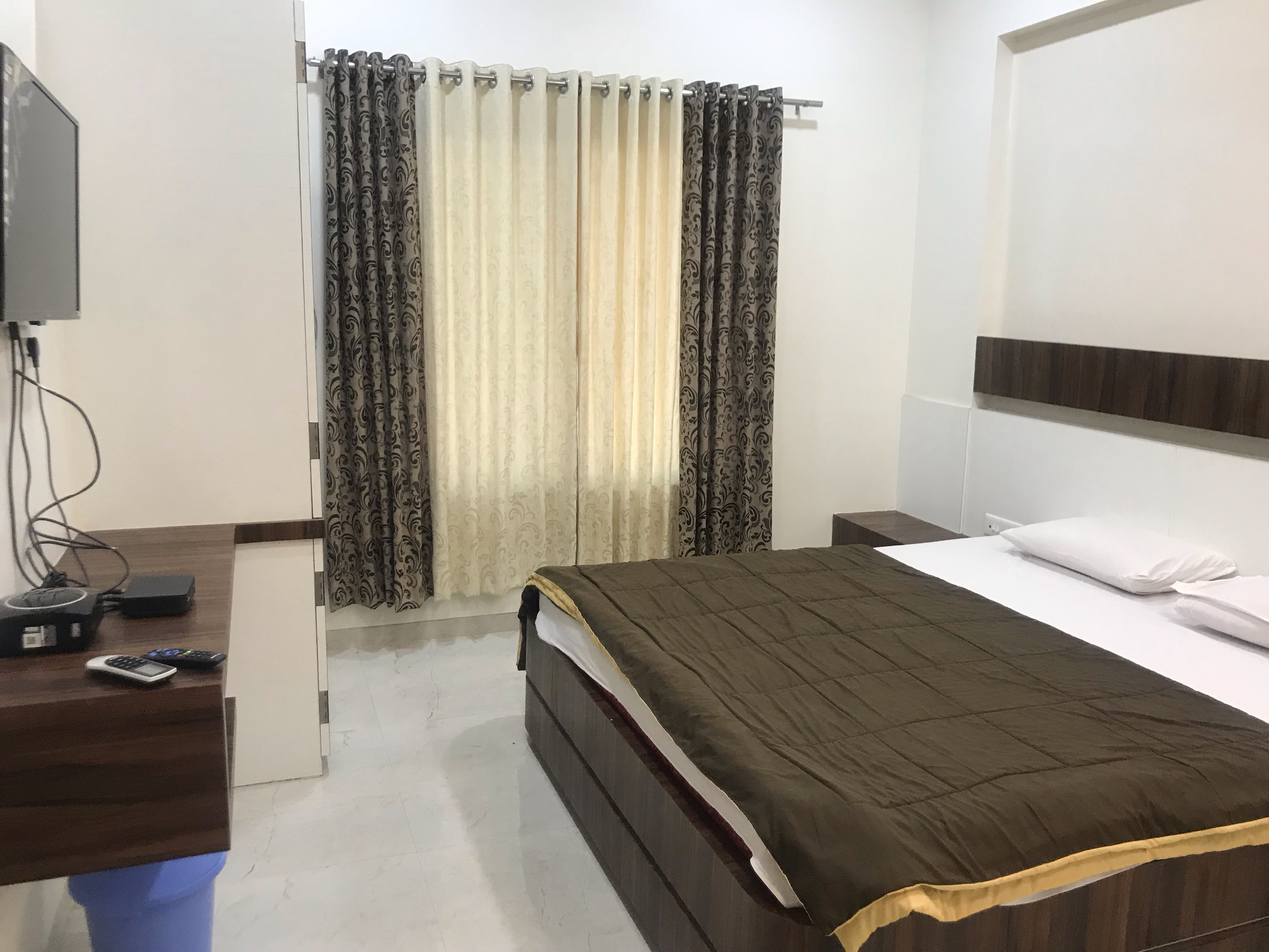 Hotel Vitthal Palace - Tap to explore photos