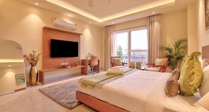 Hotel Stay Inn Near Delhi Airport Room Type - Super Deluxe Room with Extra Space for Family Hotel Stay Inn Near Delhi Airport Room Type - Super Deluxe Room with Extra Space for Family