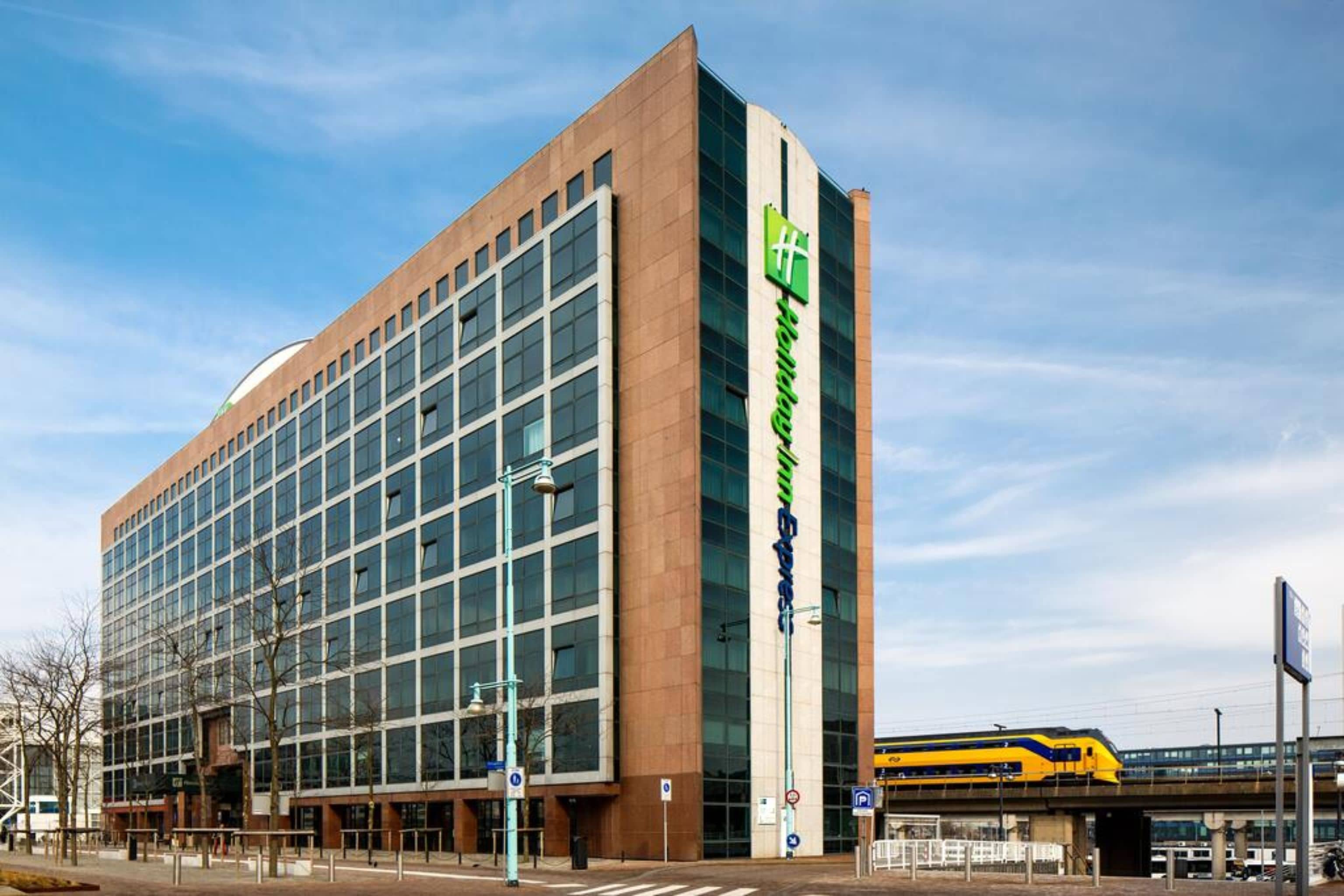 Holiday Inn Express Amsterdam - Sloterdijk Station - Tap to explore photos