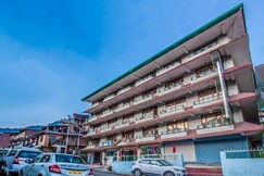 Hotel Ocean Blue - 2 Min Drive from Mall Road