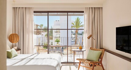 La Zambra Hotel Room Type - King Bed Deluxe Room