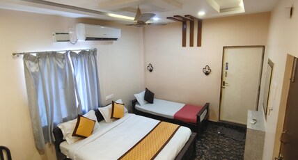 Hotel Bangalore Residency Room Type - Family Room with AC