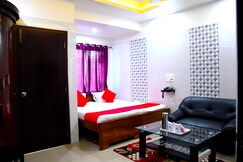 HOTEL JONAKI AND FAMILY RESTAURANT