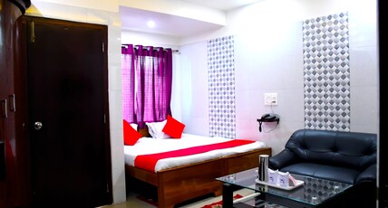 HOTEL JONAKI AND FAMILY RESTAURANT Room Type - Double Bed Room