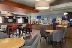 Holiday Inn Express & Suites COLD LAKE
