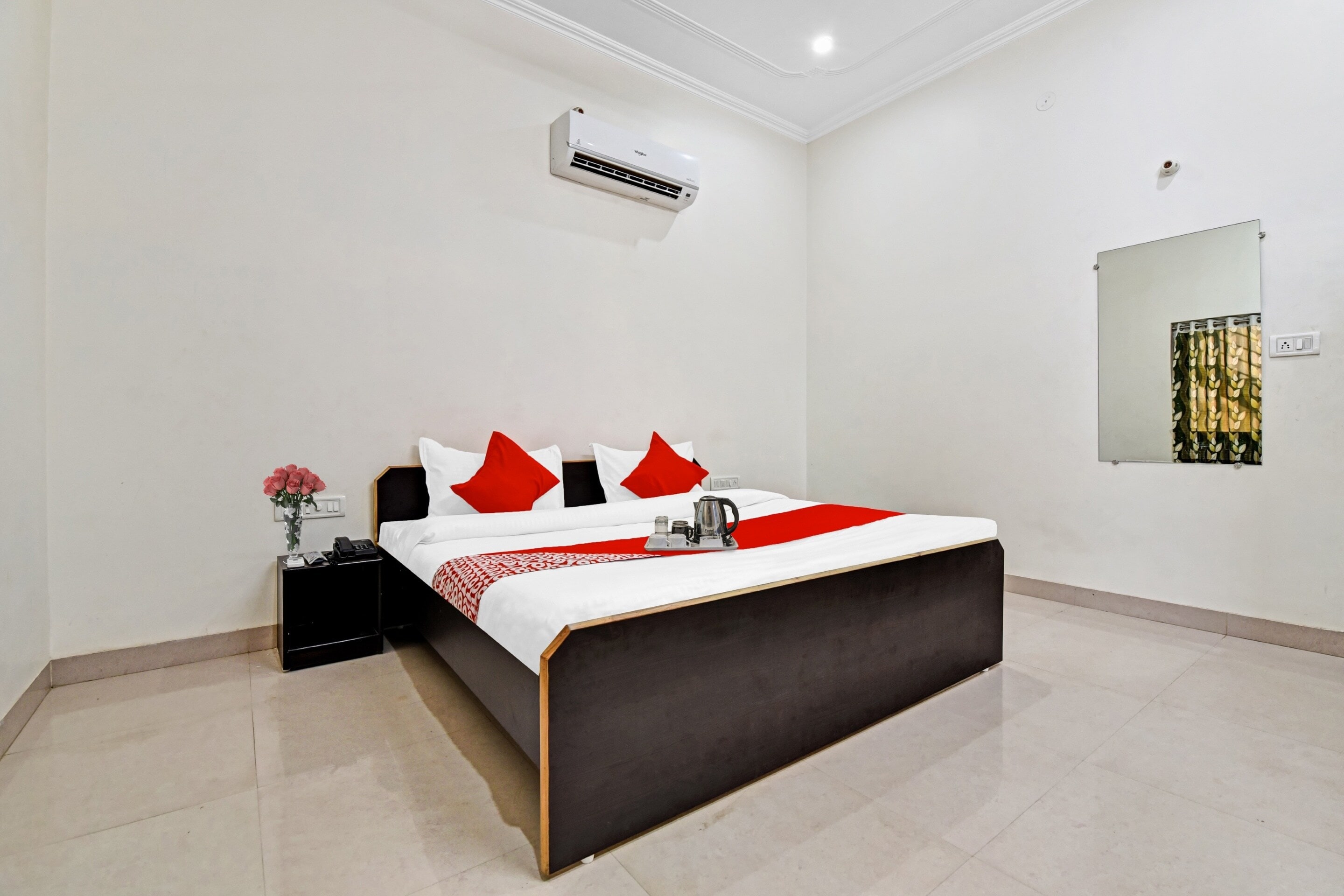 Hotel O Madan Villa - Tap to explore photos