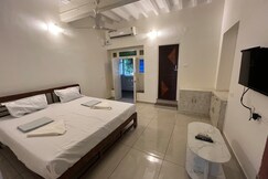 Auro Mithra Heritage Stay - White Town