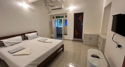 Auro Mithra Heritage Stay - White Town Room Type - Room 2 - Anbu
