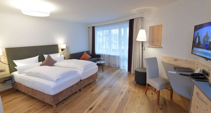 Best Western Plus Hotel Alpenhof Room Type - 1 Double Bed, Family Room, Comfort Room, Balcony Or Terrace, Flat Screen Television, Free W-Lan, Ful Best Western Plus Hotel Alpenhof Room Type - 1 Double Bed, Family Room, Comfort Room, Balcony Or Terrace, Flat Screen Television, Free W-Lan, Ful
