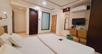 Elegance Inn Room Type - Super Deluxe AC Room
