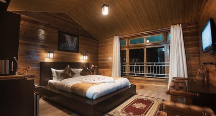 Hotel Helia Room Type - Attic Executive Room with Hill View