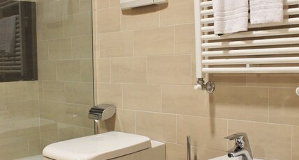 Best Western Mirage Hotel Fiera Room Type - 1 Queen Bed, Standard Room, Flat Screen Television, Wi-Fi, Air-Conditioned, Coffee Maker