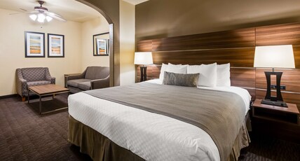 Best Western Plus Hill Country Suites Room Type - Suite-1 King Bed, Mobility Accessible, Communication Assistance, Bathtub, Sofabed, Non-Smoking, Full Best Western Plus Hill Country Suites Room Type - Suite-1 King Bed, Mobility Accessible, Communication Assistance, Bathtub, Sofabed, Non-Smoking, Full