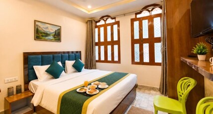 shri rudra guest house Room Type - Deluxe Double Bed with City View shri rudra guest house Room Type - Deluxe Double Bed with City View