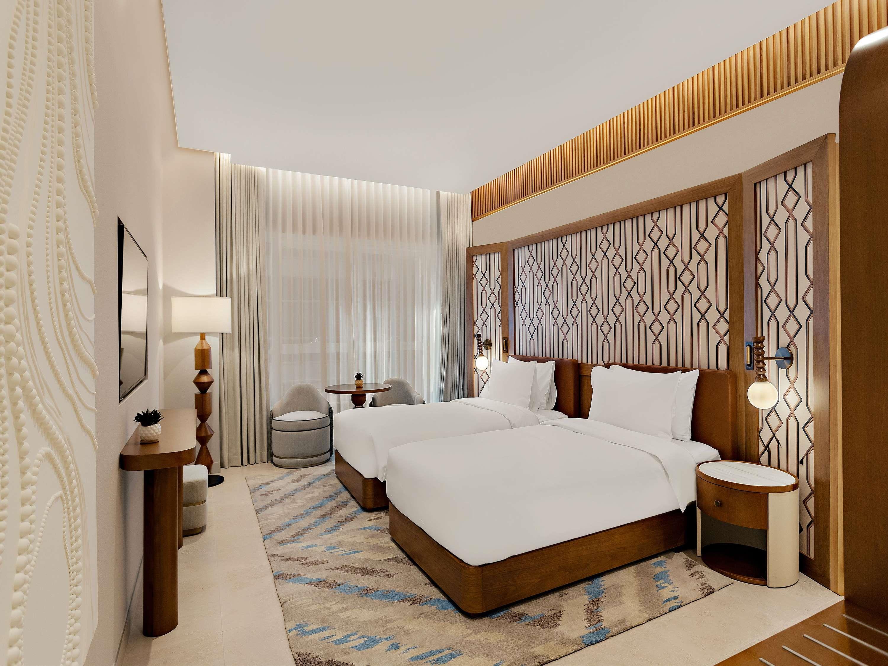 MERCURE ABU DHABI DOWNTOWN - Tap to explore photos