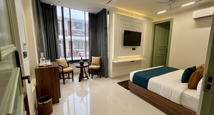 Central Park Inn Room Type - Deluxe Room with balcony