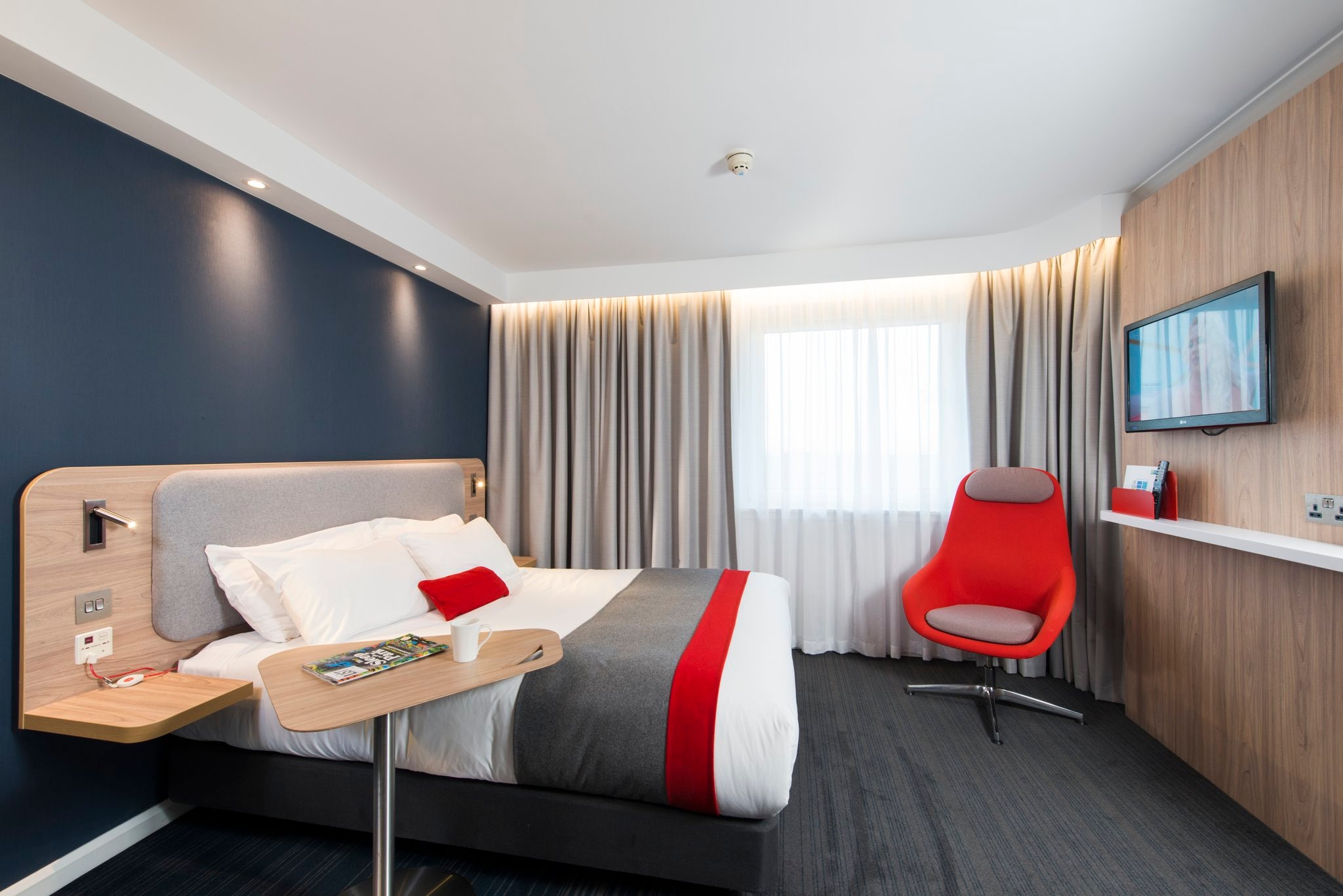 Holiday Inn Express Edinburgh - Leith Waterfront - Tap to explore photos