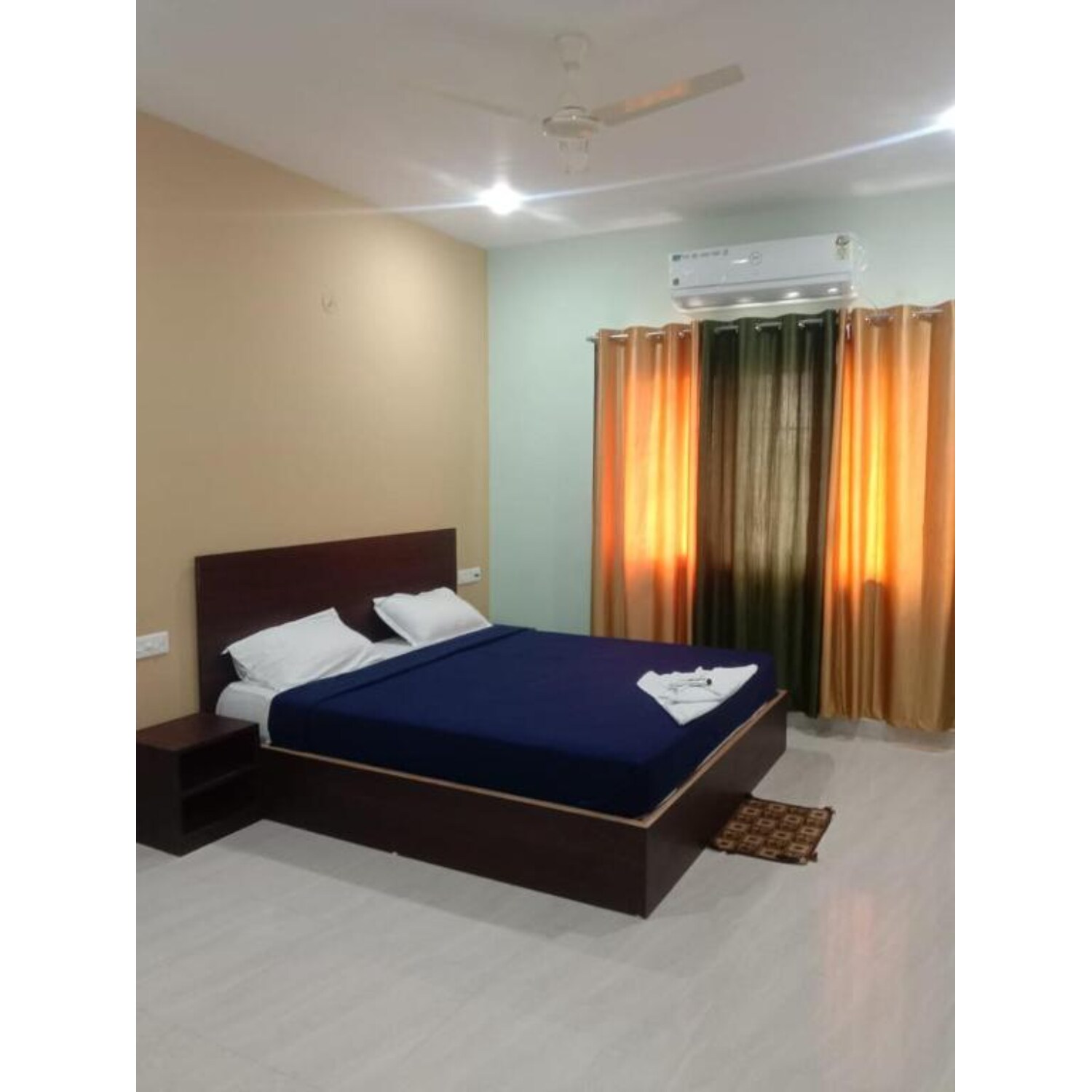 Hotel Shree Sai Inn - Tap to explore photos