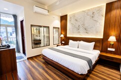 Address of Hotel Paradise
