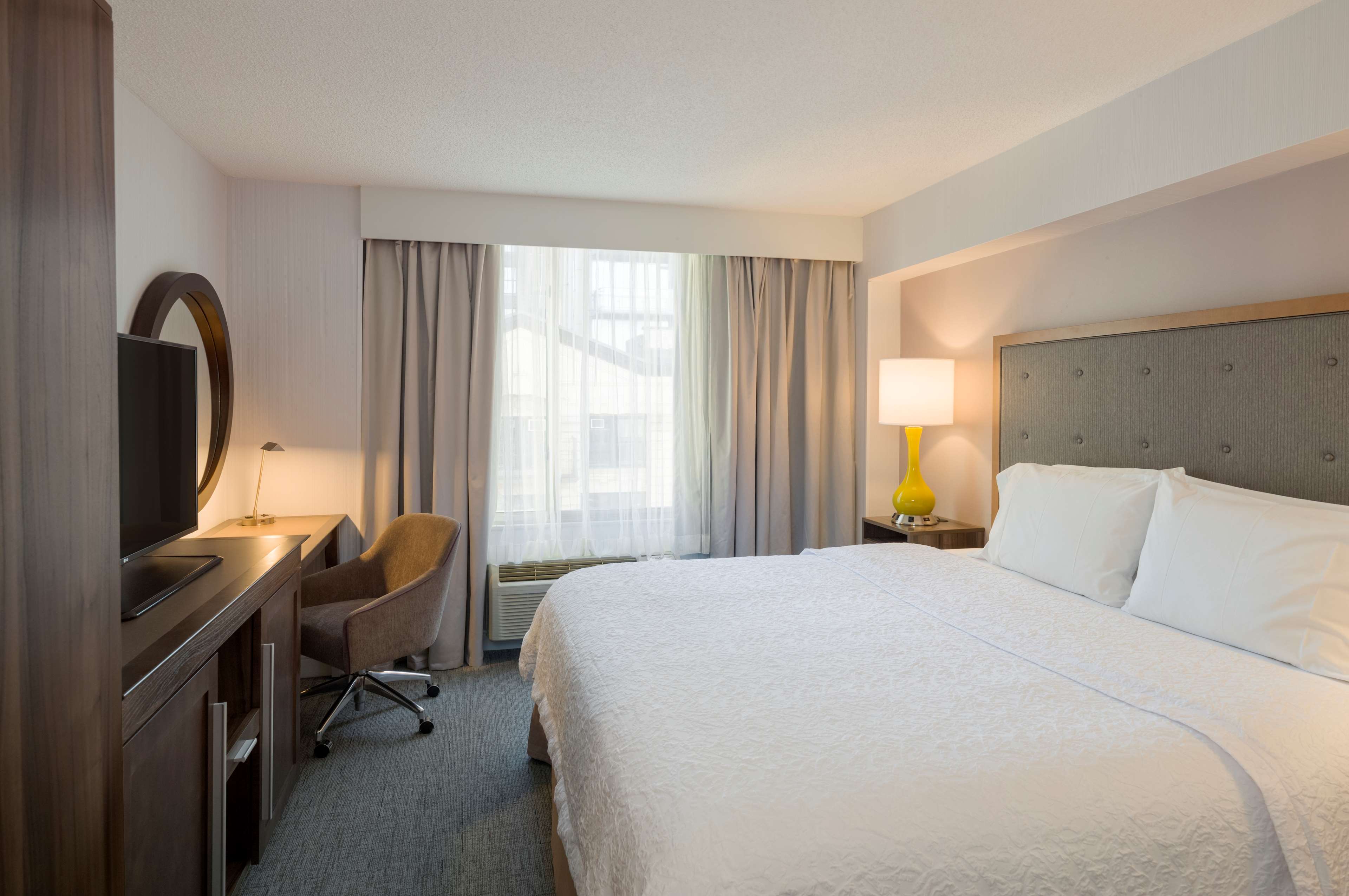 Hampton Inn Manhattan Chelsea - Tap to explore photos