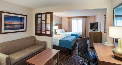 Holiday Inn Express Hotel & Suites Carpinteria, an IHG Hotel Room Type - 2 Queen Standard Sofa Bed