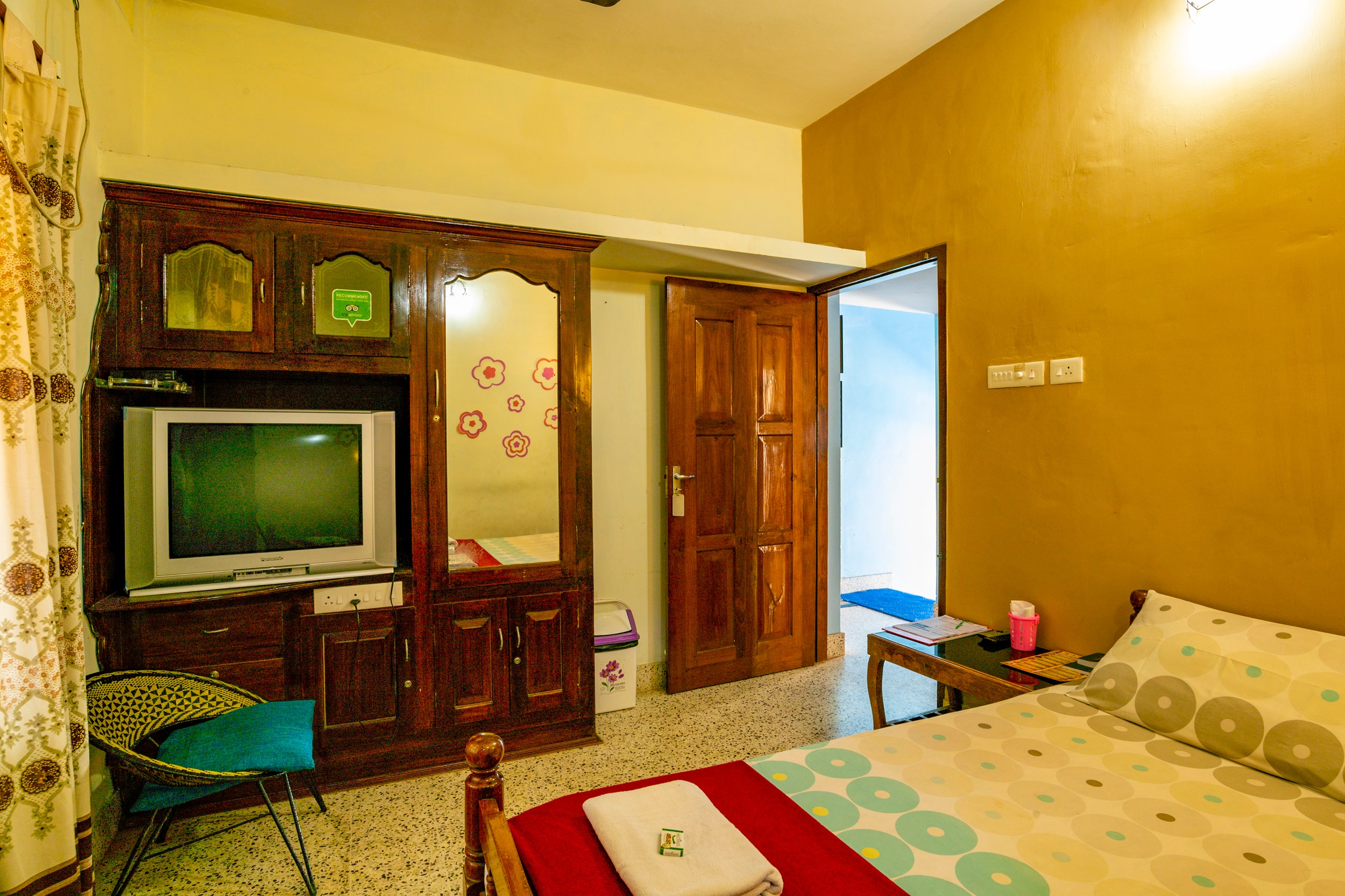 Thoms Beach Homestay - Tap to explore photos