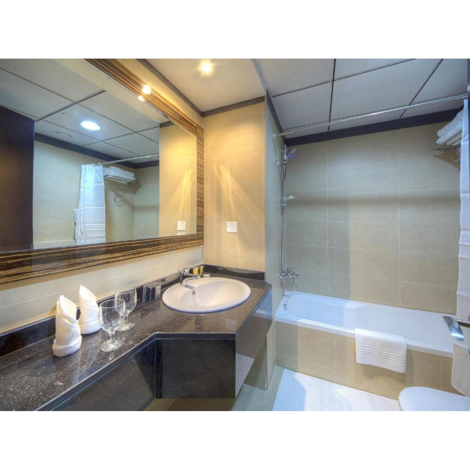Orchid Vue Hotel Bur Dubai - Tap to explore photos