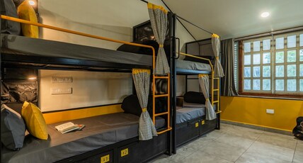The Hosteller Bam Udaipur, Artist House Room Type - Bed in 8 Bed Mixed Dormitory with City View