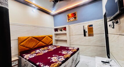 Vatsalya Bhawan | 500m from Ram Temple Room Type - AC Deluxe Double Bed Room with Private bathroom