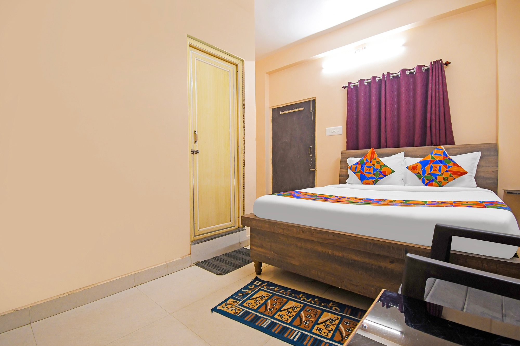 FabHotel Royal Lagoon - Nr. Railway Station Gate Number 1 - Tap to explore photos