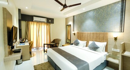 Camellia Hotel & Resort Room Type - PREMIUM ROOM SEA VIEW WITH BALCONY
