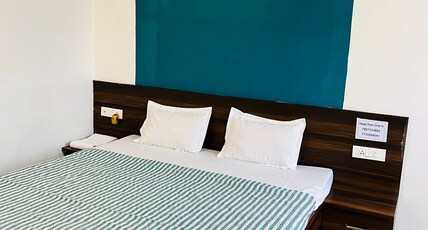 HOTEL PALM CLUB INN Room Type - Deluxe A/C Room