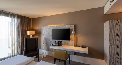 Doubletree by Hilton Vienna Schonbrunn Room Type - KING DELUXE ROOM